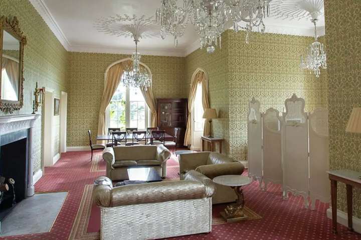 Room 21 of 77