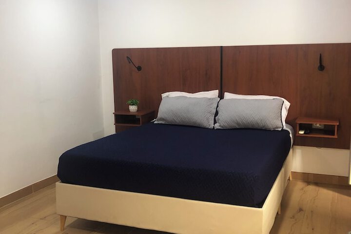 Room 3 of 27