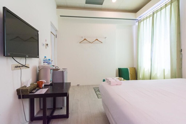 Room 18 of 34