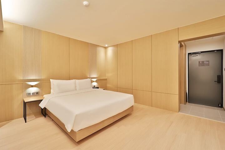 Room 9 of 59