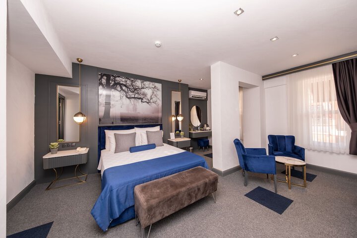 Room 16 of 64