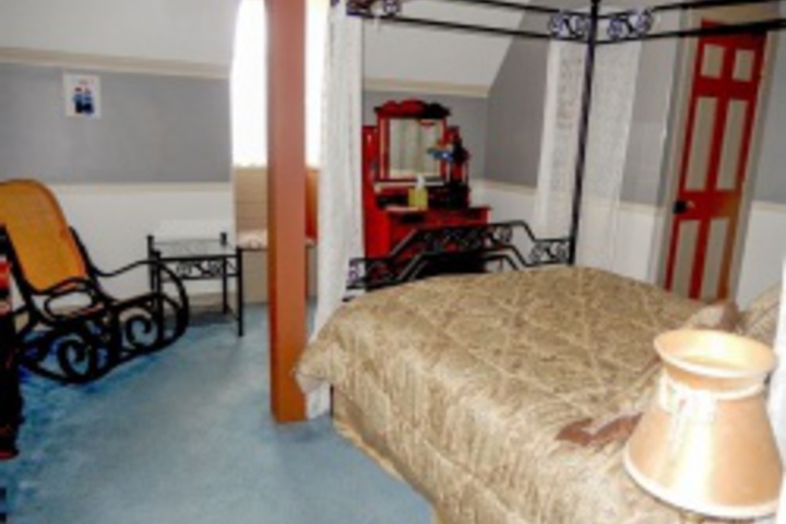 Room 103 of 240