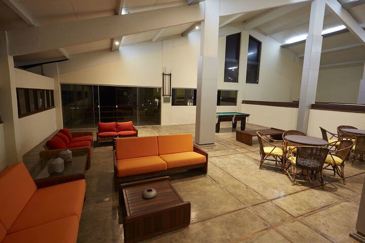 Entrance & Lobby