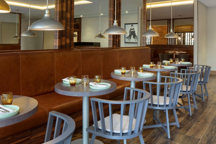 Dining 137 of 277