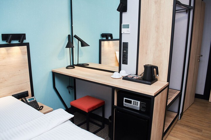 Room 6 of 35
