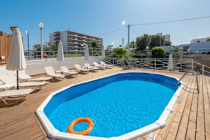 Hotel with Pool