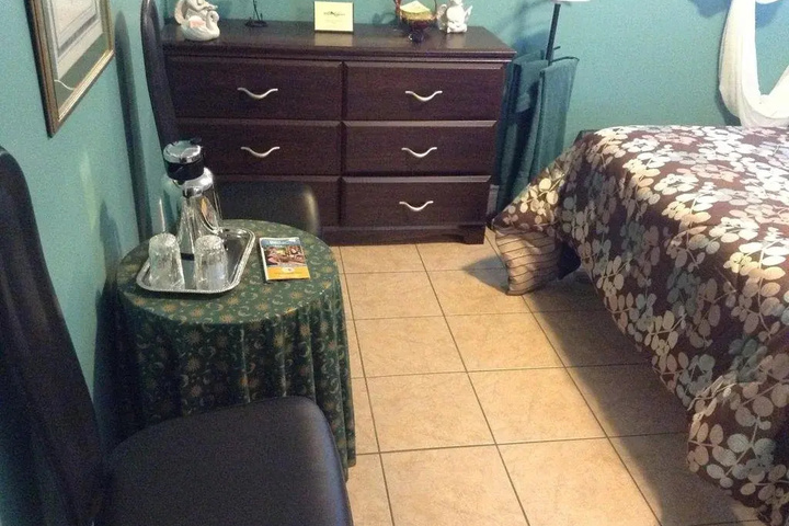 Room 4 of 23