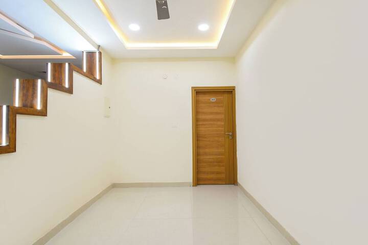 Room 7 of 11