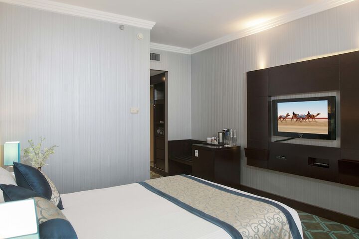 Room 4 of 48