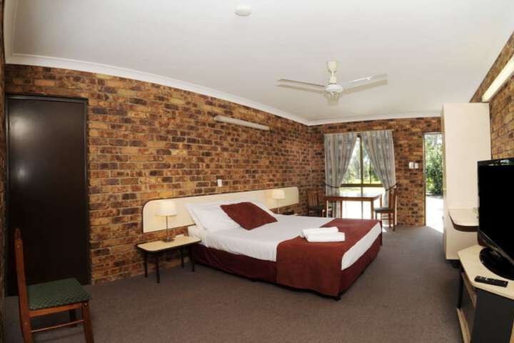 Room 6 of 26