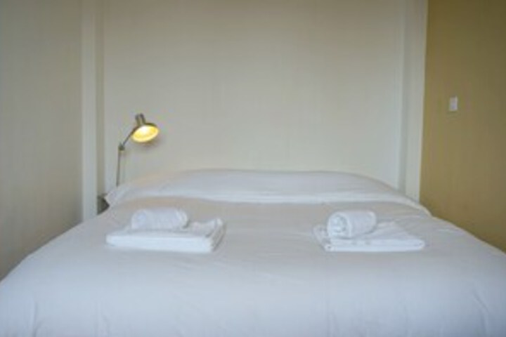 Room 8 of 10