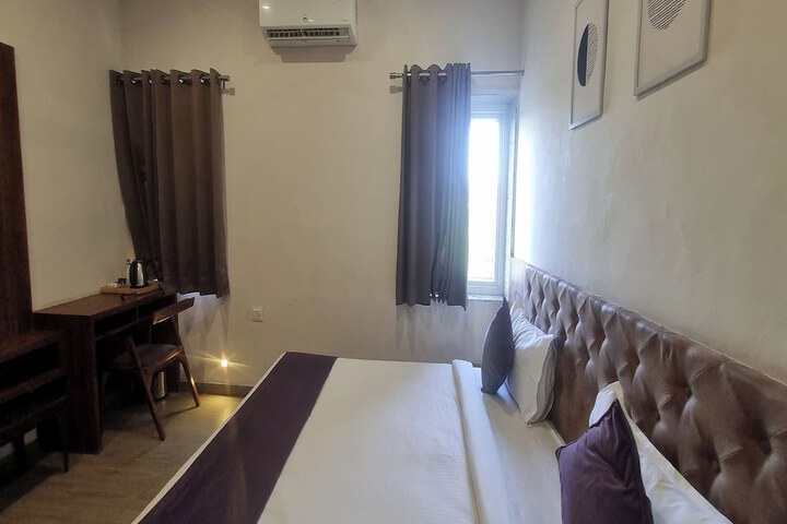 Room 47 of 75