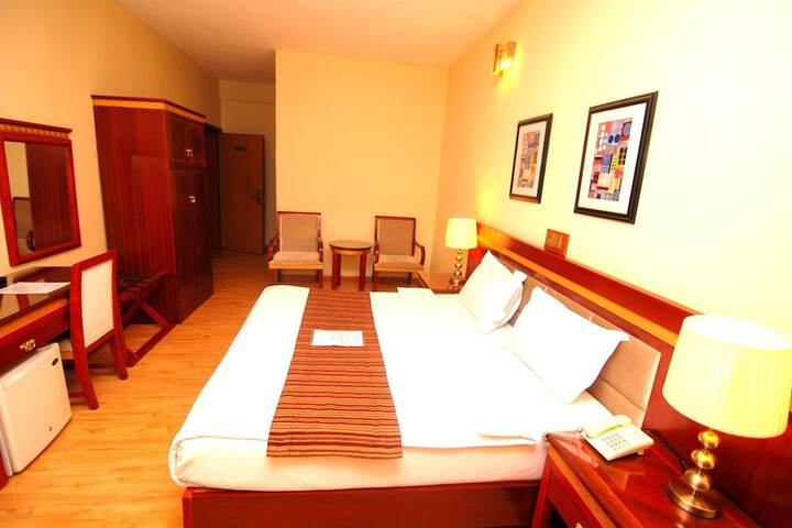 Room 12 of 82