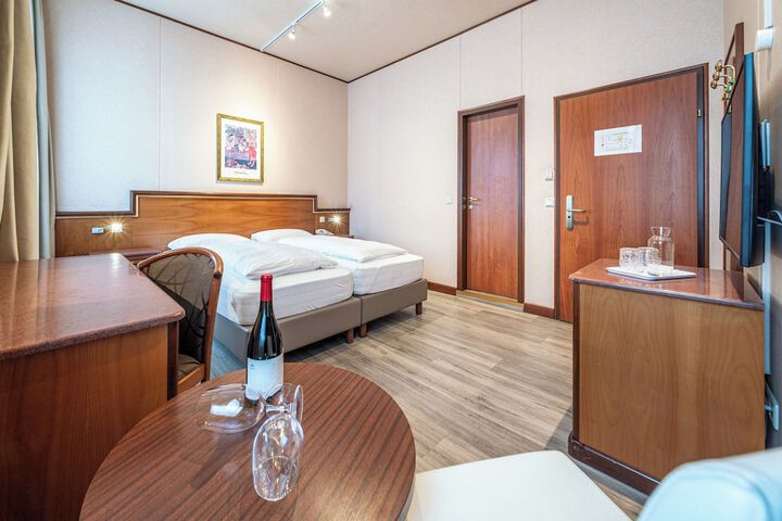Room 41 of 104