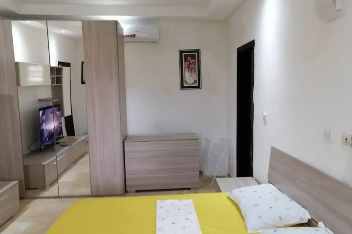 Room 5 of 5