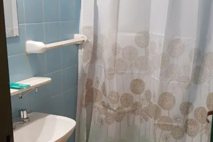 Room 10 of 14