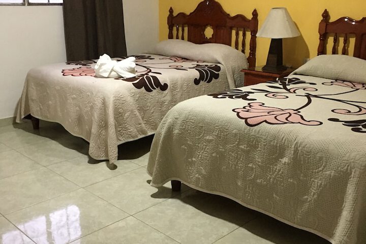 Room 8 of 33