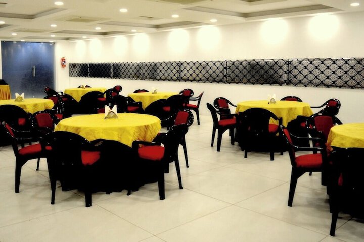 Dining 10 of 15