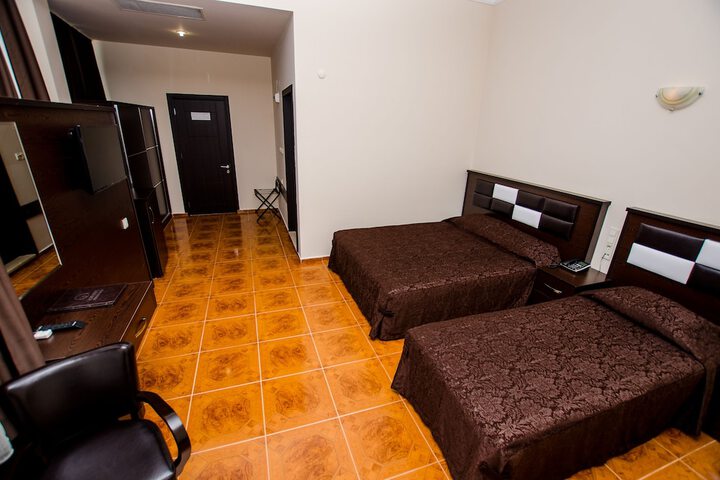 Room 13 of 64