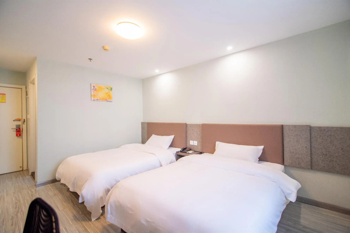 Room 2 of 4