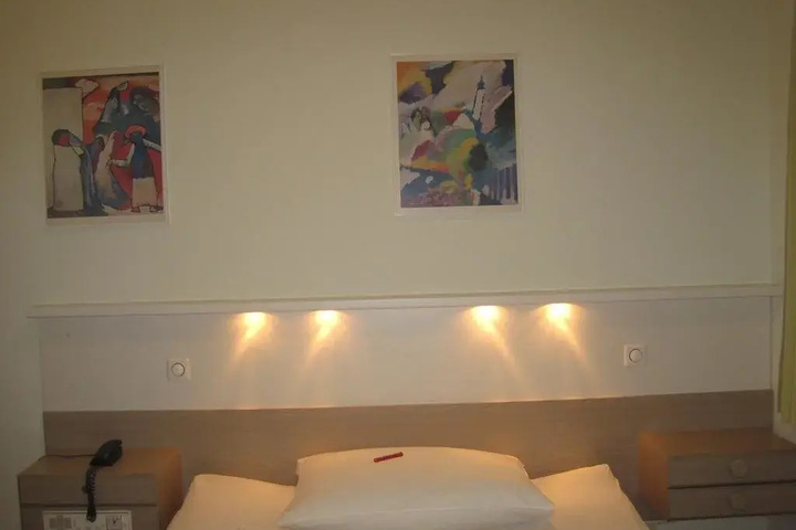 Room 3 of 14