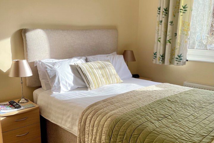 Room 5 of 33