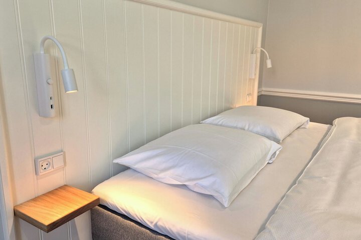 Room 12 of 36