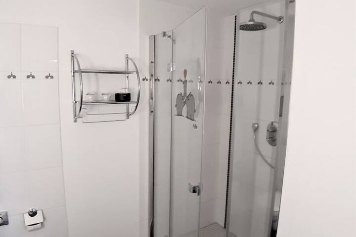 Room 15 of 42