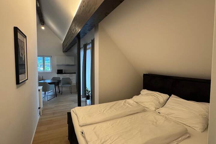 Room 5 of 17