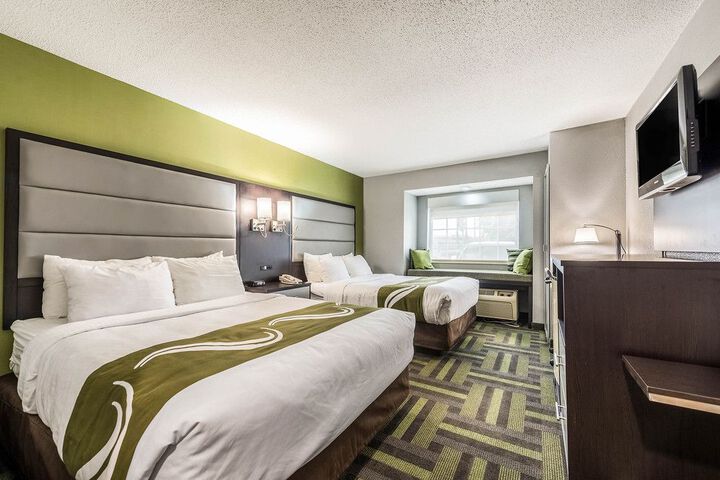 Room 32 of 50