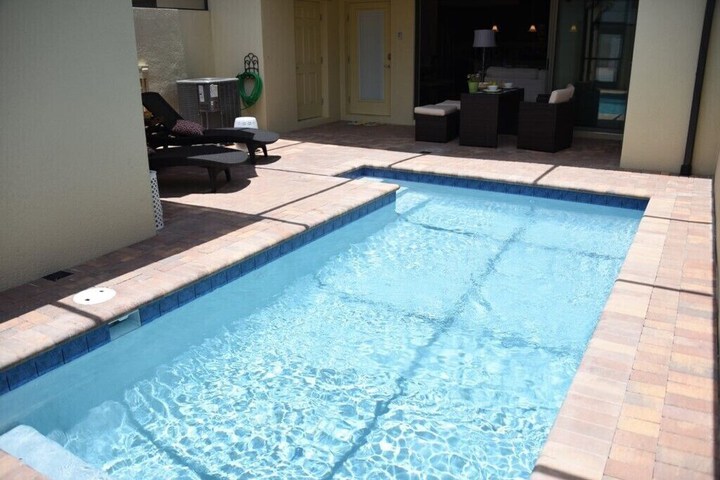Pool 13 of 30