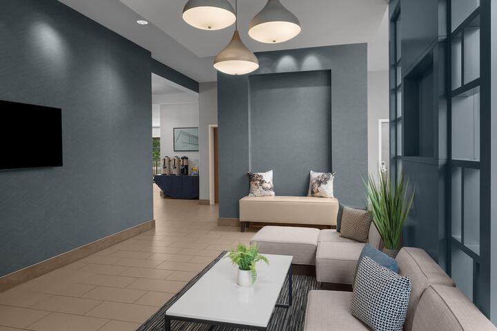 Entrance & Lobby