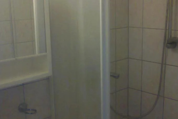 Room 9 of 21