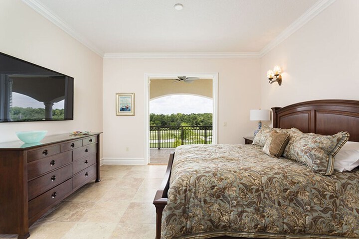 Room 5 of 94