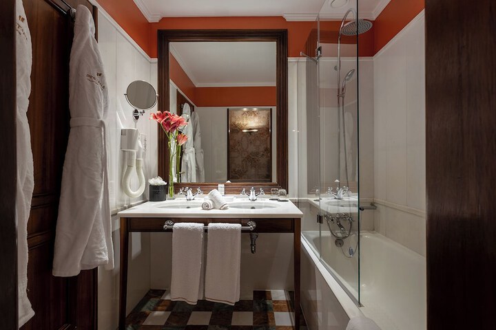 Room 41 of 73