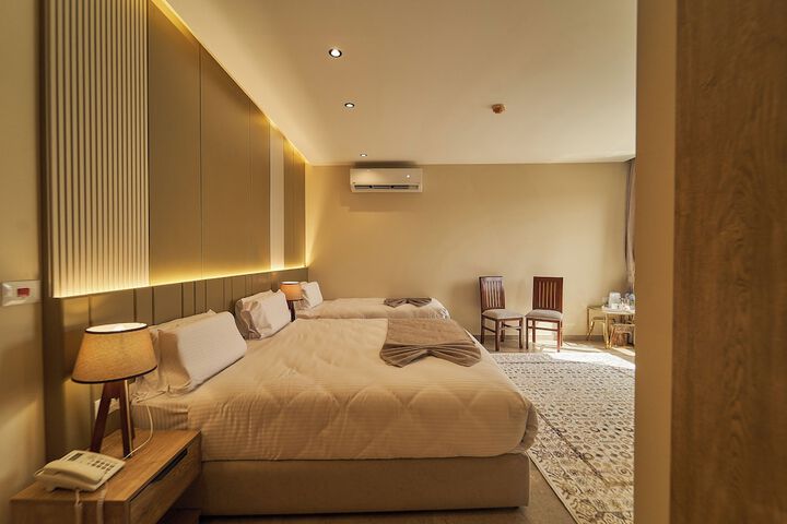 Room 90 of 148