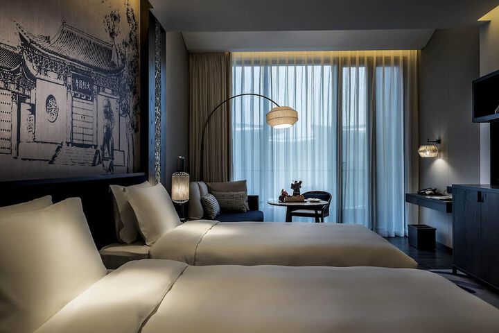 Room 20 of 104