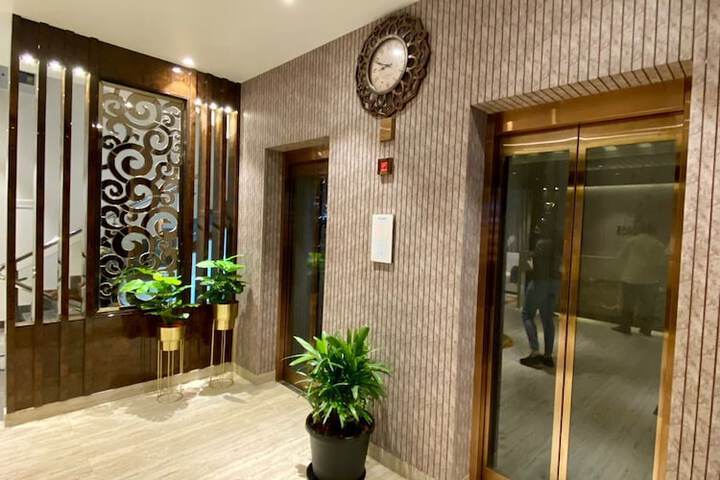 Room 5 of 7