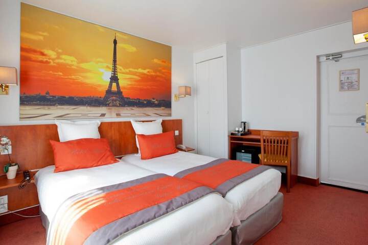 Room 16 of 43