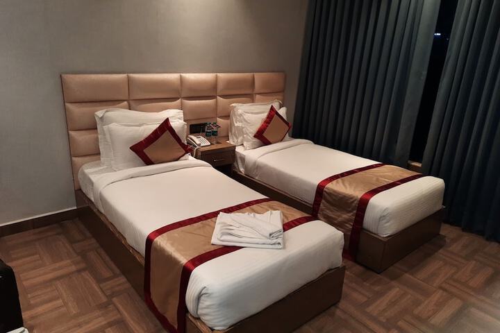 Room 9 of 19