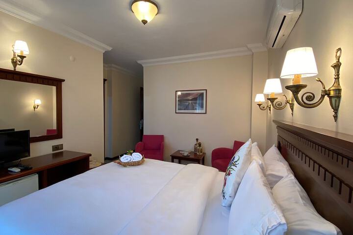 Room 7 of 50