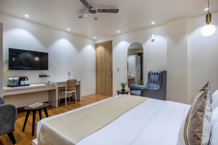 Room 42 of 76