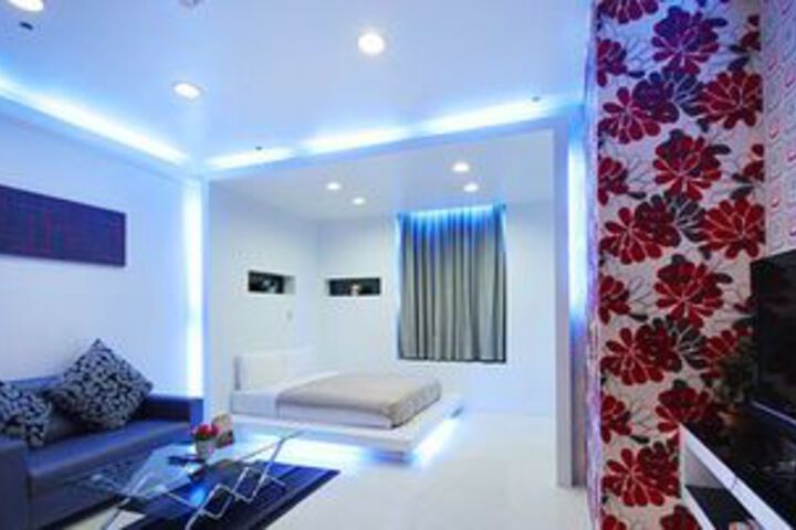 Room 52 of 89