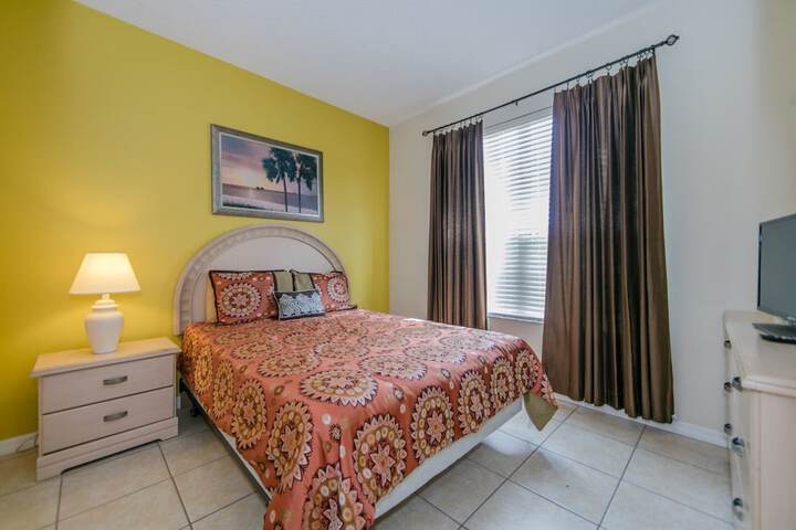 Room 4 of 27