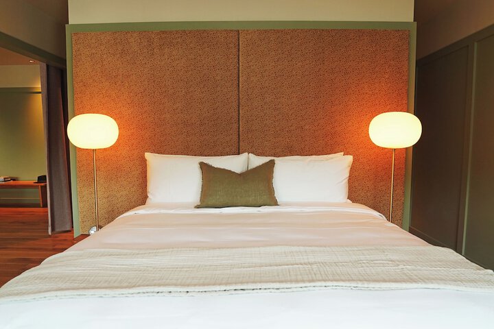 Room 2 of 53