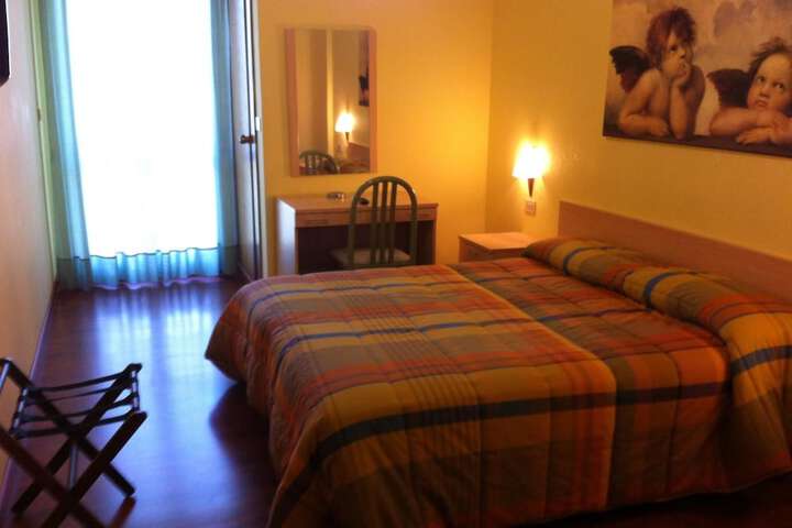 Room 16 of 51