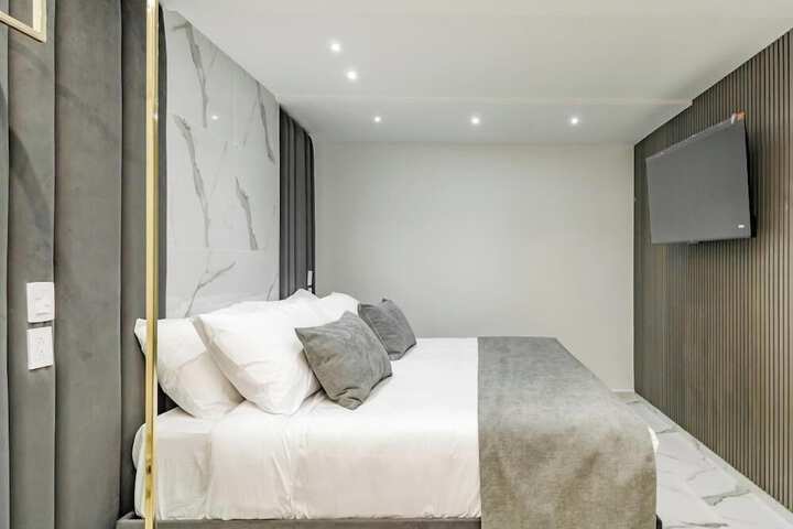 Room 2 of 58