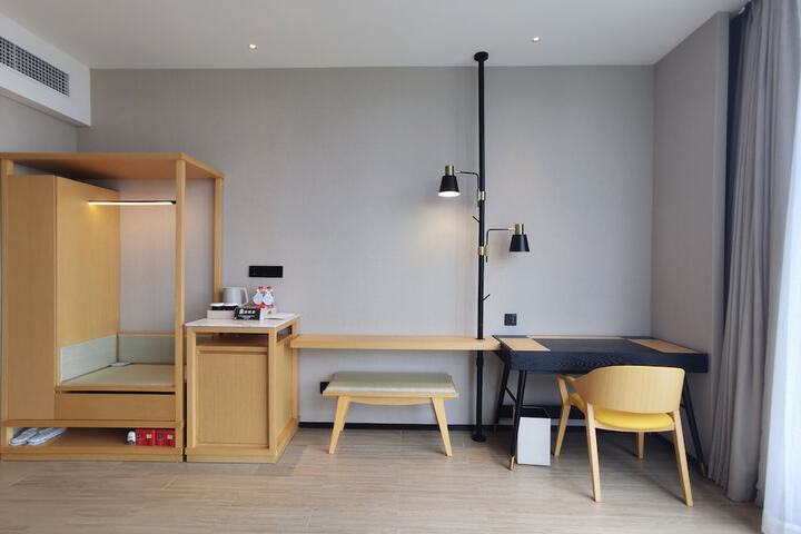 Room 8 of 67