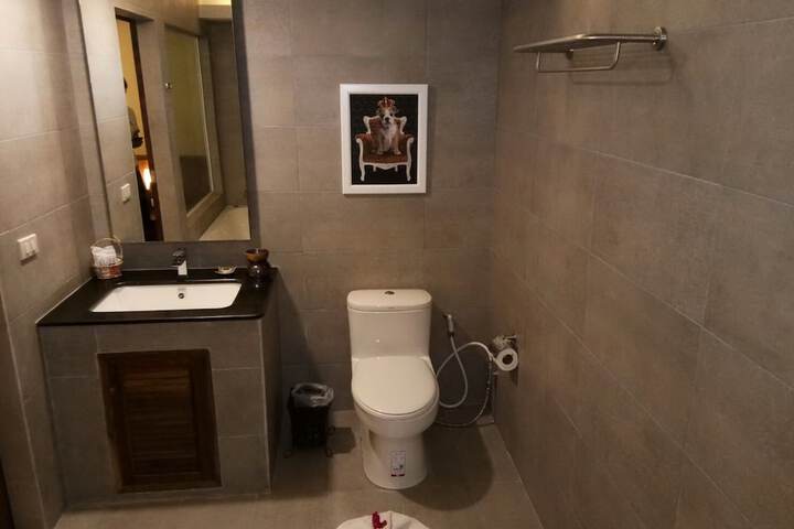 Room 30 of 62