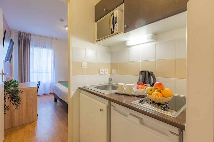 Room 4 of 35